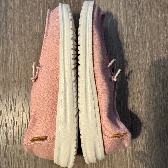 Kids Hey Dudes Size 2 - Picture 3 of 3